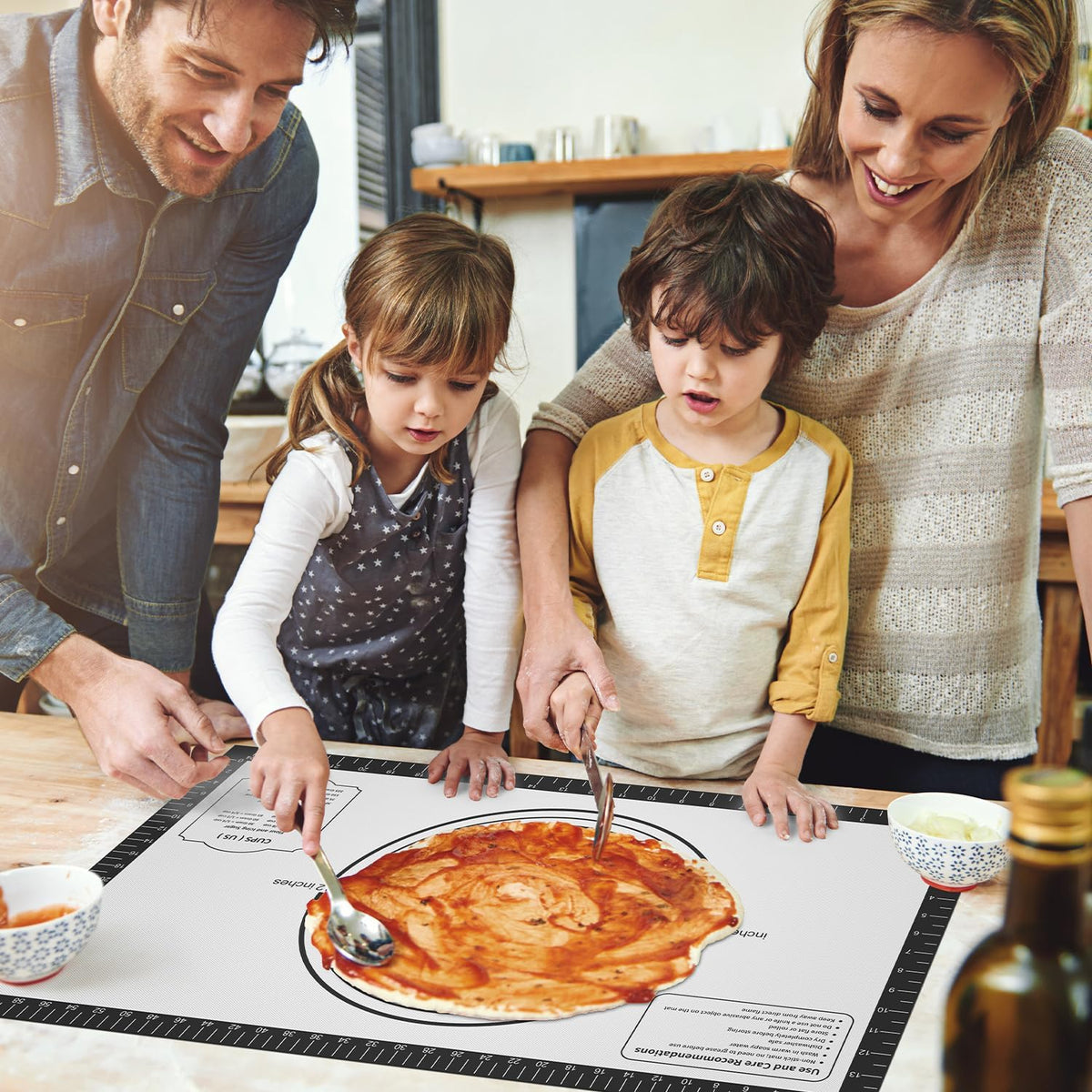 Silicone Pastry Mat for Dough Rolling, Non Stick Silicone Mat for Baking Bread, Pizza, Cookies, Macaron, Silicone Baking Mats with Measurements, Non-slip and Reusable Silicone Mat for kitchen Counter