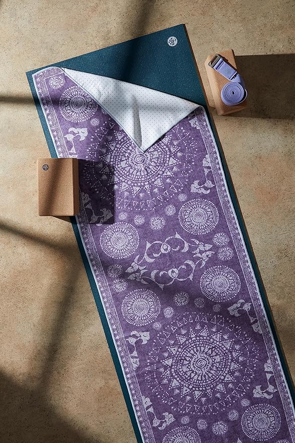 Manduka Yogitoes Yoga Towel – Rubber Grip Dots Non-Slip Bottom, Quick Dry Fitness Towel for Hot Yoga, Pilates, Exercise