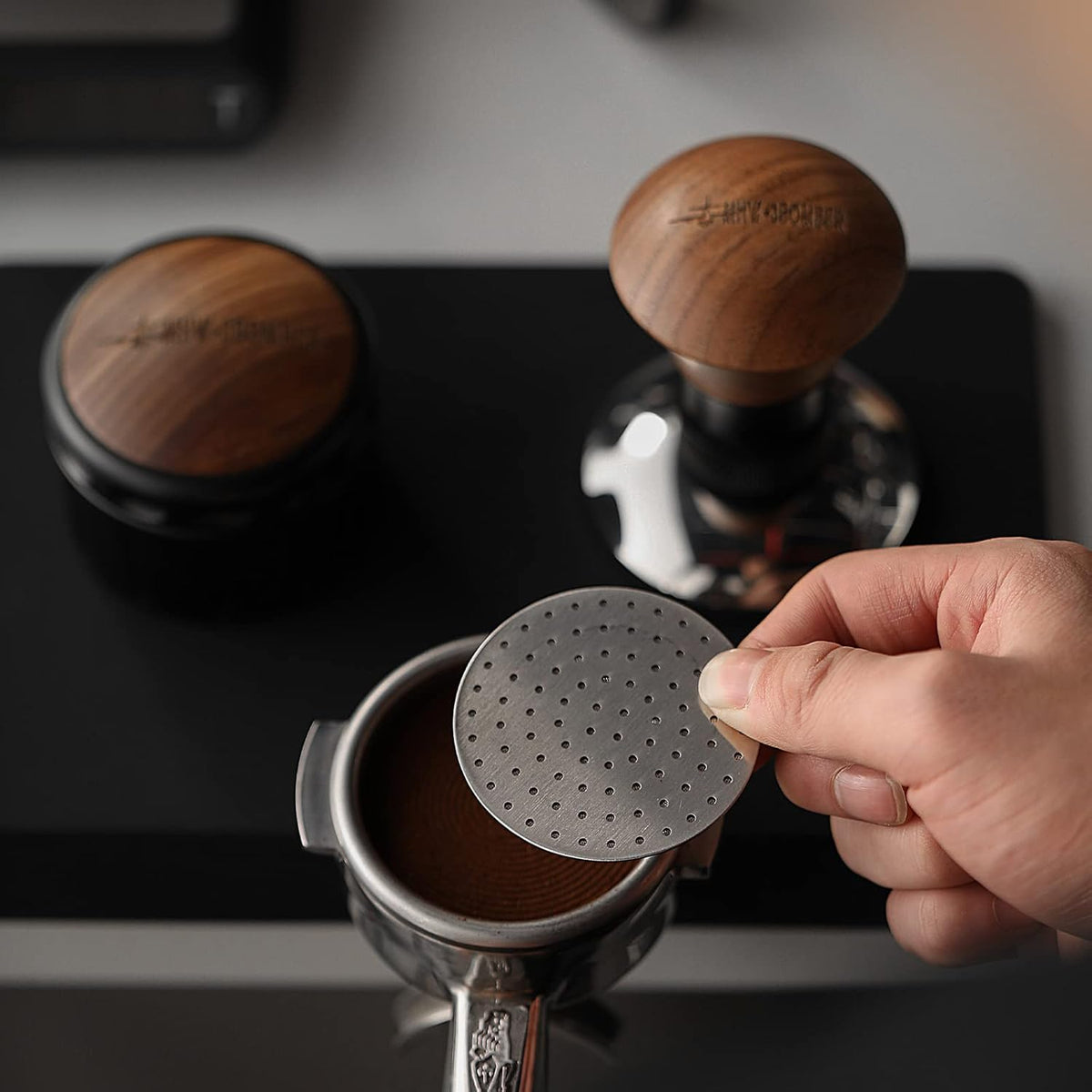 MHW-3BOMBER 58.5mm Espresso Puck Screen with Round Hole Espresso Filter 0.8mm Thickness Stainless Steel Coffee Reusable Filter for Bottomless Portafilter Filter Basket FG5590-OS