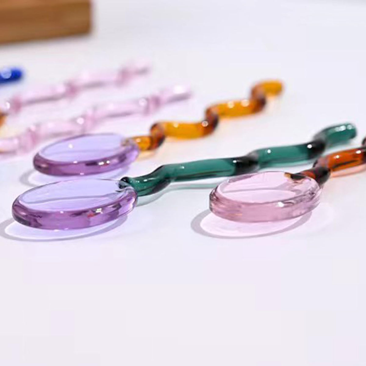 5 Pieces Glass Spoons, Creative Colorful Glass Dessert Spoon Colored Transparent Coffee Milk Curved Handle Stirring Teaspoon for Home Bar Party (Round)