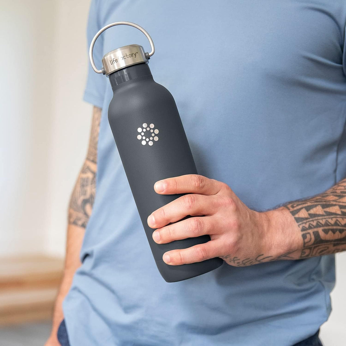 Lifefactory 32-Ounce Stainless Steel Vacuum-Insulated Sport Bottle, Carbon