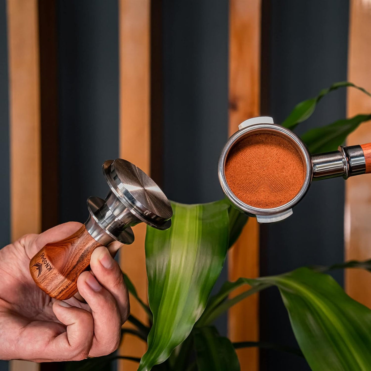 54mm Breville Espresso Tamper Kit – Bottomless Portafilter, Spring-Loaded Tamper, Coffee Distributor, WDT Tool & Wooden Organizer | Complete Espresso Accessories Set