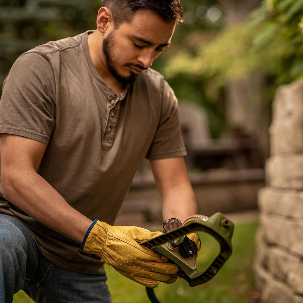 DULFINE Leather Work Gloves for Men & Women, Reinforced Durable Gardening Gloves,Cowhide Work Gloves,Puncture & Cut Resistant