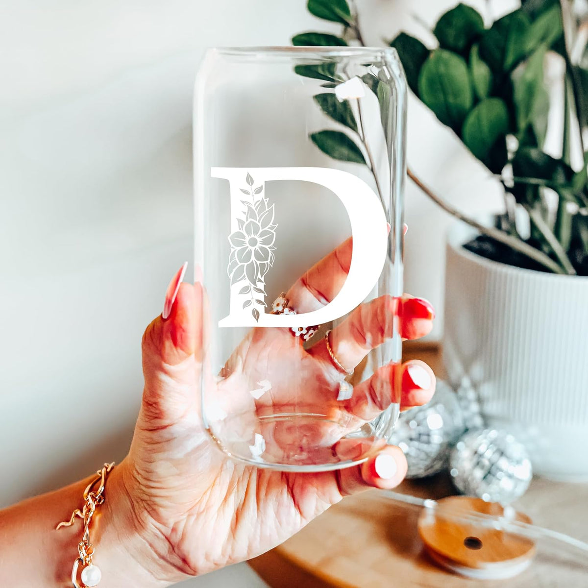 Personalized Gifts for Women, Monogrammed Glass Cups with Lids and Straws, Custom Tumbler, Cute Customized Mug, Aesthetic Stuff, Initial Iced Coffee Cup, Drinking Glasses, Birthday Teacher Gifts, J