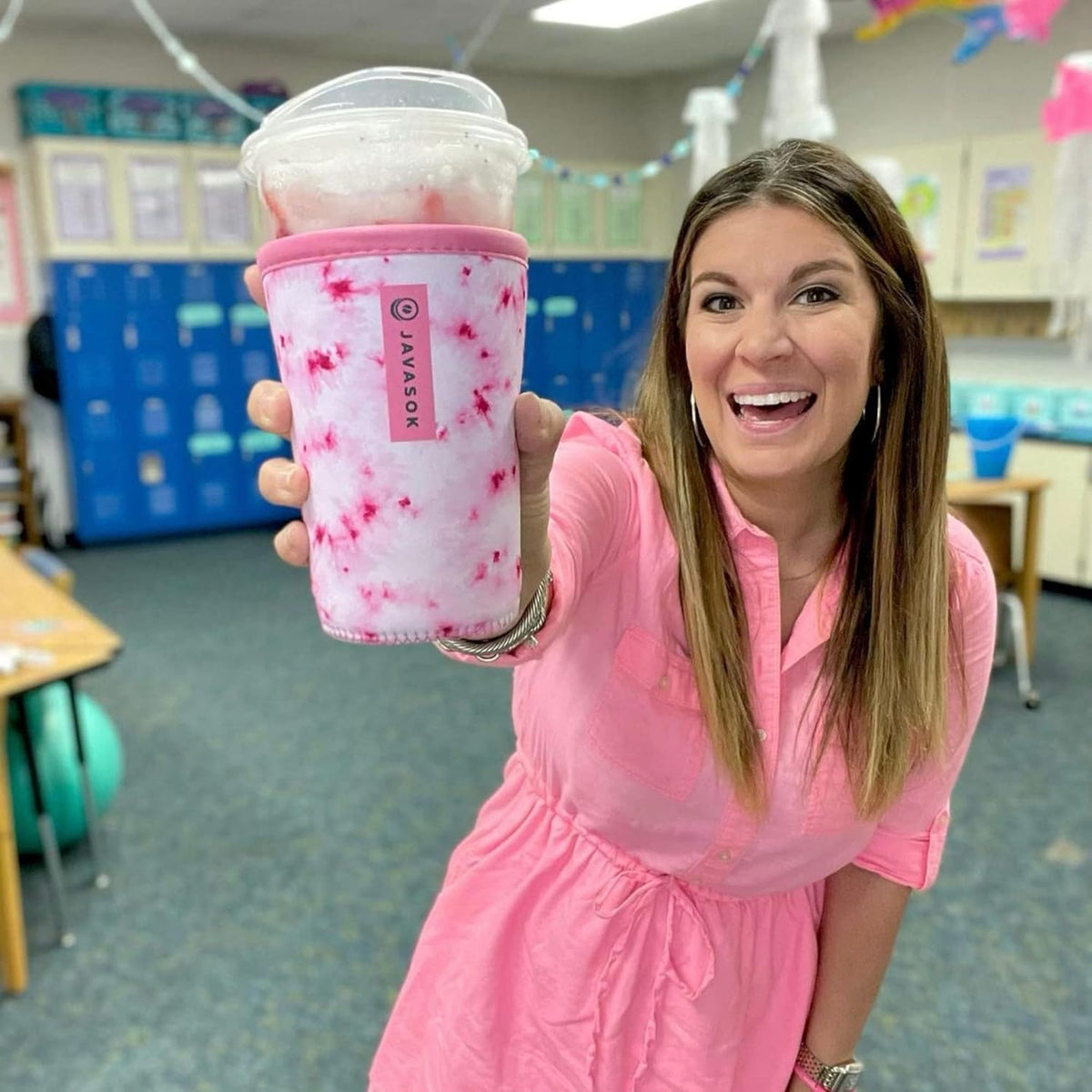 Sok It JavaSok Iced Coffee & Cold Soda Insulated Neoprene Cup Sleeve (Dainty Florals, XLarge: 38-42oz)