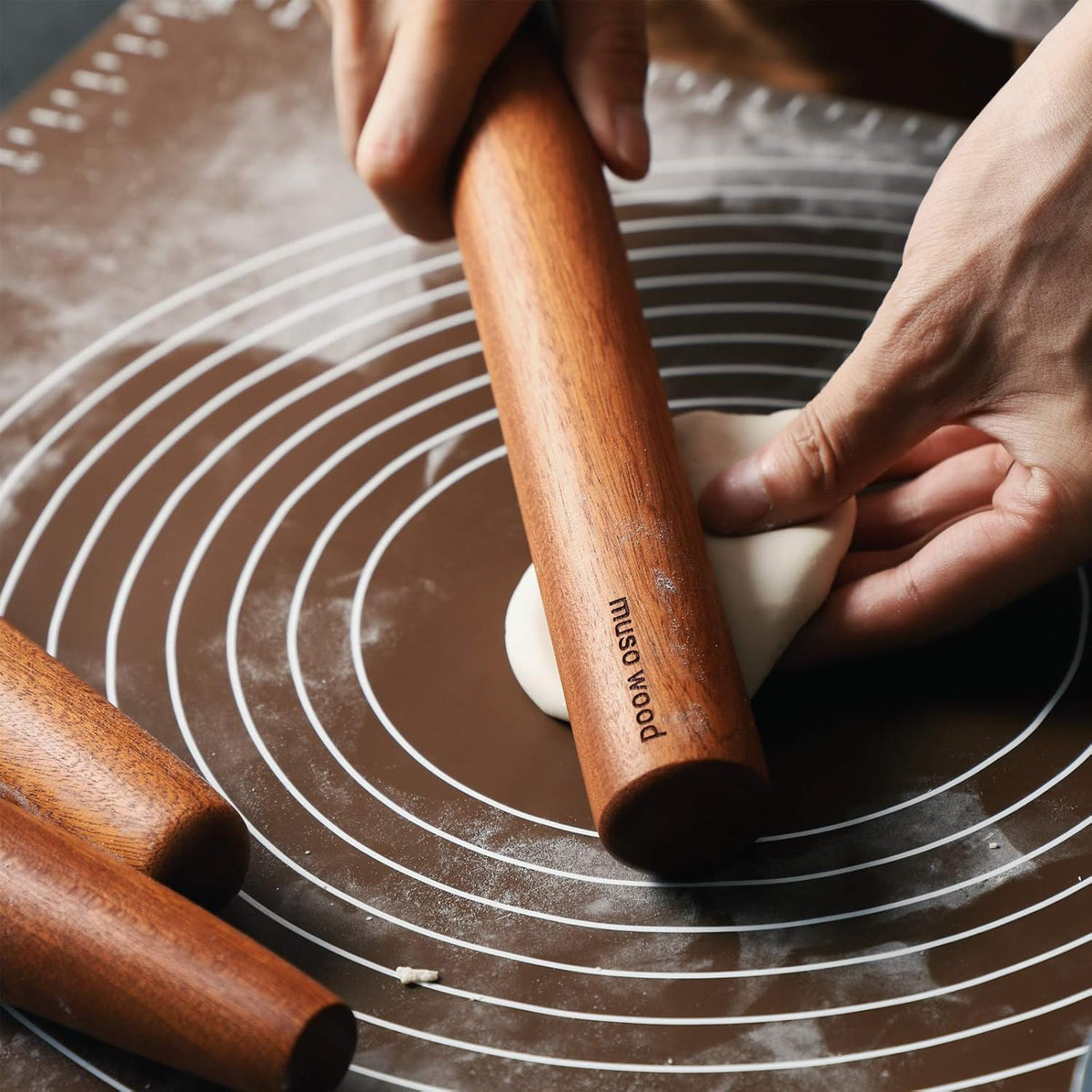 Muso Wood Sapele Wooden Dowel Rolling Pin for Baking,Tapered Roller for Fondant, Pie Crust, Cookie, Pastry (Dowel 15-3/4inch)
