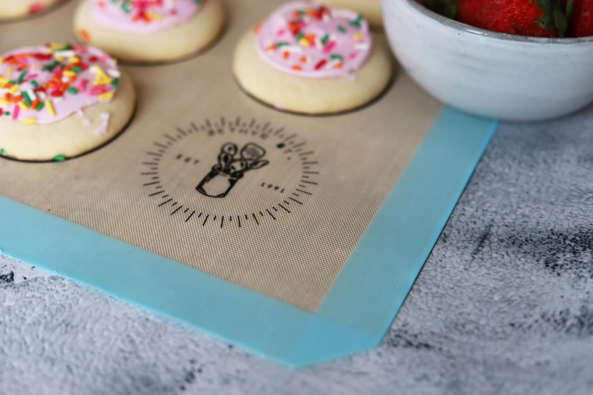 Silicone Baking Mats for Cookies, 3/4 Baking mat size, 3 Pack, Non-Stick, Food Safe Oven Safe All Purpose Liners for baking sheets - Easy Clean, Mess-Free Baking Sheet Liners (13.7 x 19.5 In)