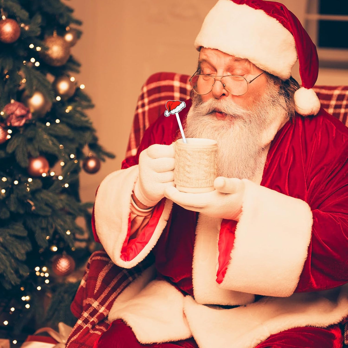 30 Pcs Christmas Drink Stirrers Xmas Stir Stick Holiday Coffee Swizzle Stick Reusable Plastic Hot Cocoa Bar Chocolate Decoration Cocktail Mixer(Santa Hat,Classic Color)