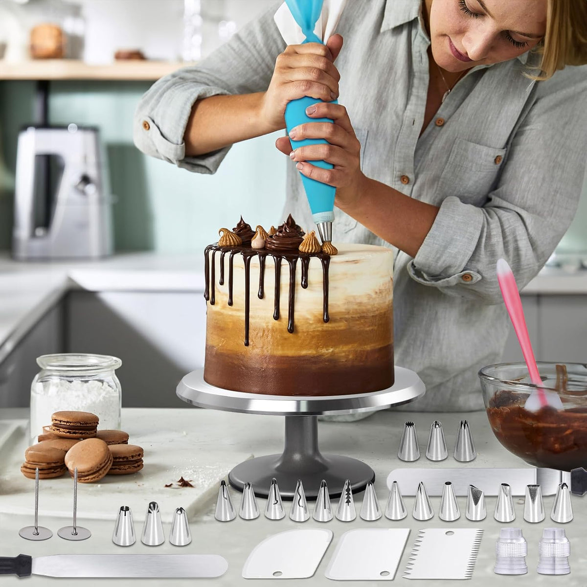 Uten 12 Inch Cake Turntable Cake Decorating Supplies Kit, 33 pcs Rotating Aluminium Cake Stand Set, Baking Tools with 20 Icing Tips, Bags, 3 Icing Smoother, Straight & Offset Spatula, Silicone Spatula