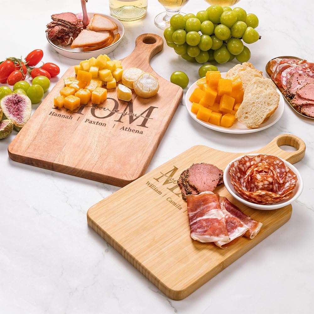 callie Personalized Cutting Board for Grandma, Mom, Wooden Chopping Board with Family Member Names, Mother's Day, Christmas, Birthday Gifts for Women (S, M, L)