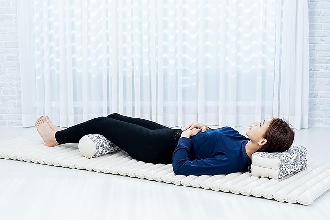 Leewadee Small Yoga Bolster – Shape-Retaining Cervical Neck Roll, Tube Pillow for Comfortable Reading, Kapok Filling, 22 x 6 x 6 inches