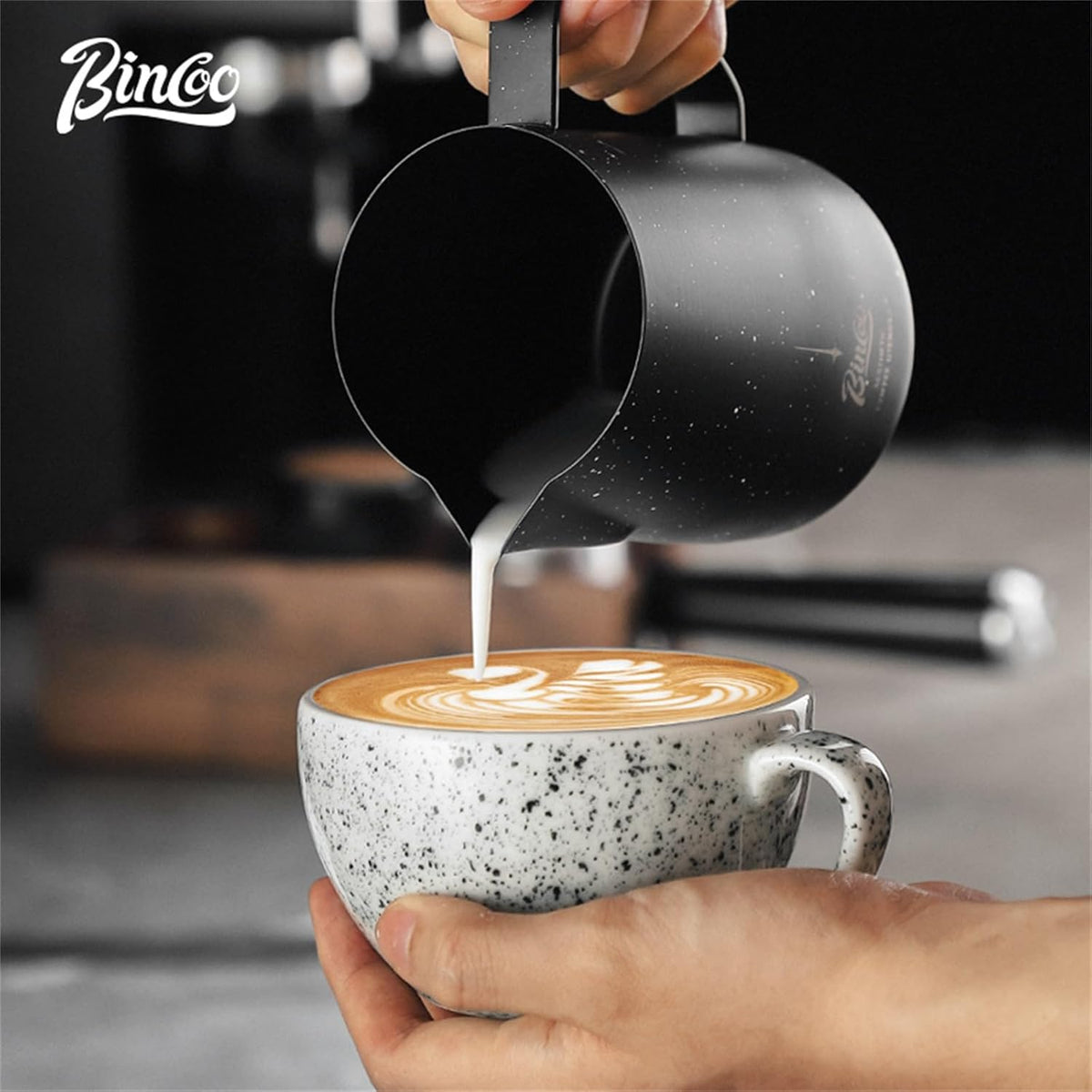 Bincoo Star Milk Frothing Pitcher 21oz/600ml,Espresso Steaming Pitcher,Espresso Machine Accessories,Milk Frother cup,Milk Coffee Cappuccino Latte Art for Home Coffee Bar(Black 20oz)