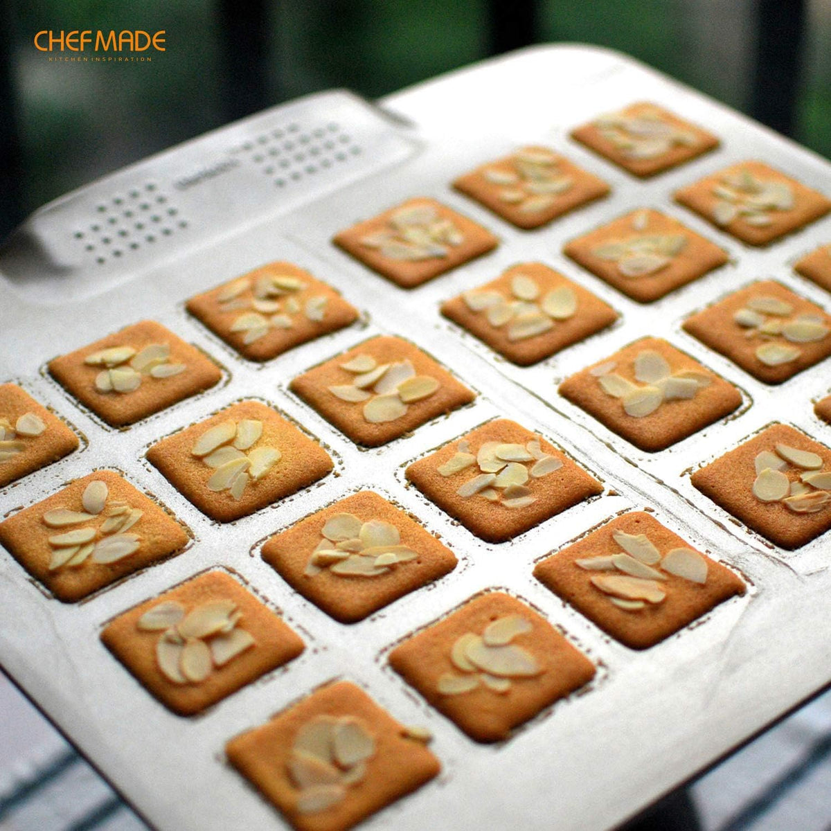 CHEFMADE Cookie Sheet Pan, 12-Inch One-Handed Gripping Non-Stick Rimless Bakeware for Oven Baking 11.4" x 12.8"x 0.6" (Champagne Gold)