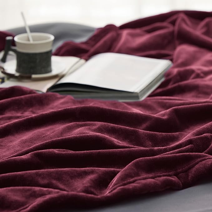 Bedsure Fleece Blankets Queen Size Red Burgundy - Bed Blanket Soft Lightweight Plush Fuzzy Cozy Luxury Microfiber, 90x90 inches