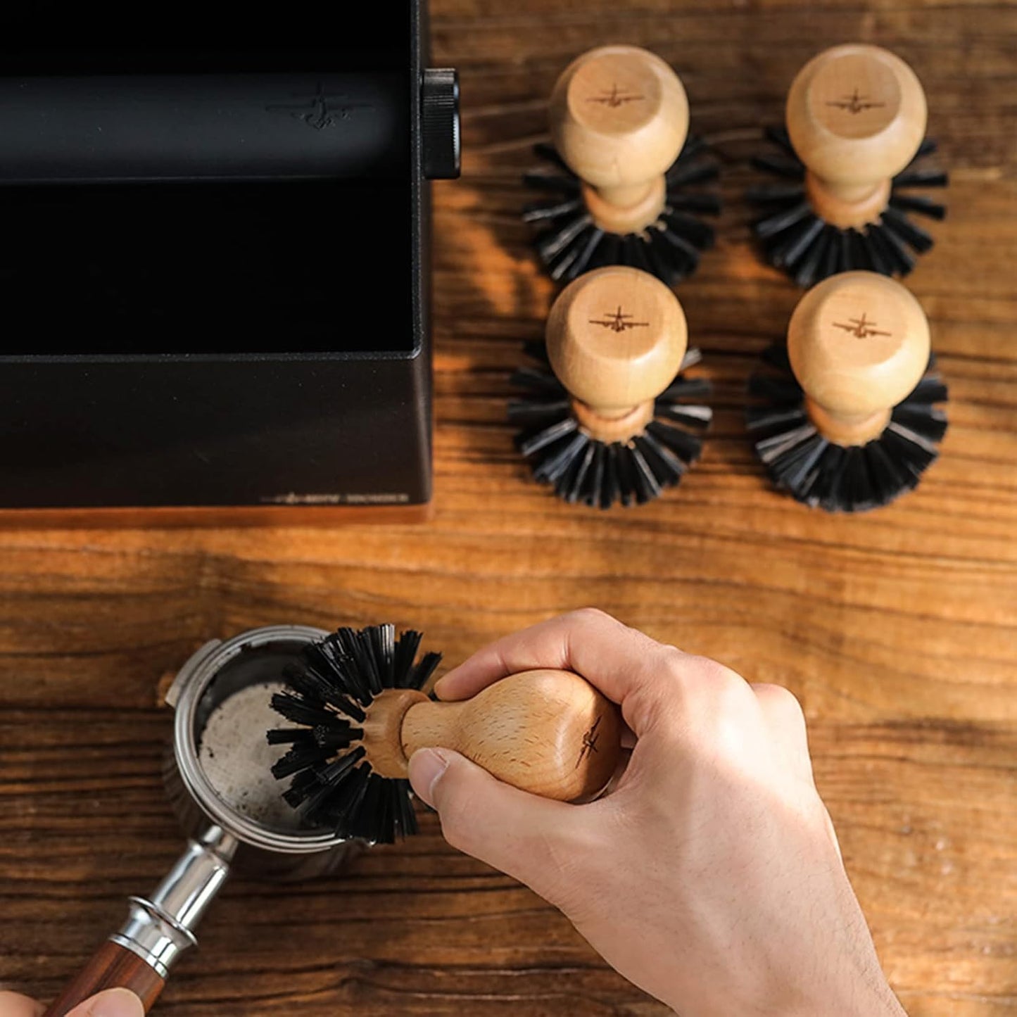 MHW-3BOMBER Coffee Portafilter Cleaning Brush Espresso Machine Portafilter Brush Speacial for 58mm Portafilter Professional Barista Cleaning Tools Effectively Cleaning B5341