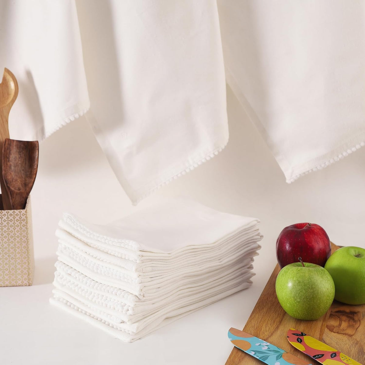 TARAN LIVING Kitchen Towels 100% Cotton Solid Kitchen Dish Cloths, Valentine Decor Hand Towel Reusuable Dish Towel for Cleaning & Drying Tea Towels Set with Hanging Loop - 18"x 28", Pack of 6 - White