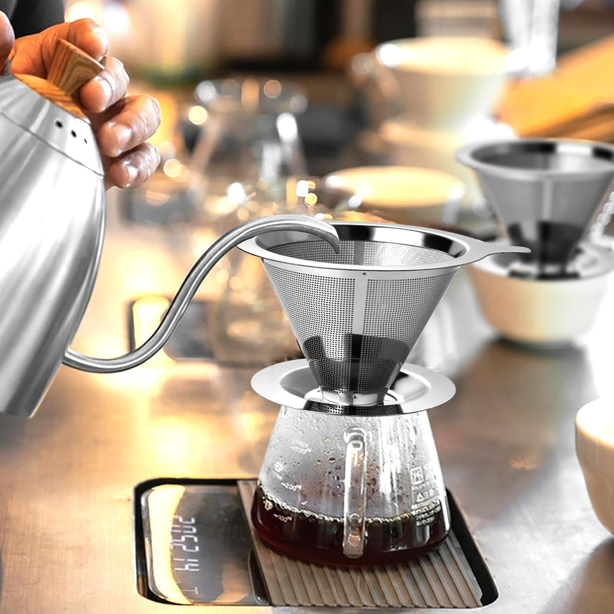 Upgraded Pour Over Coffee Filter, Coffee Dripper, Paperless Mess Stainless Steel Coffee Filter, Maker One to Two Cup Coffee, Easy to Use and Clean (Middle(1-2CUPS))