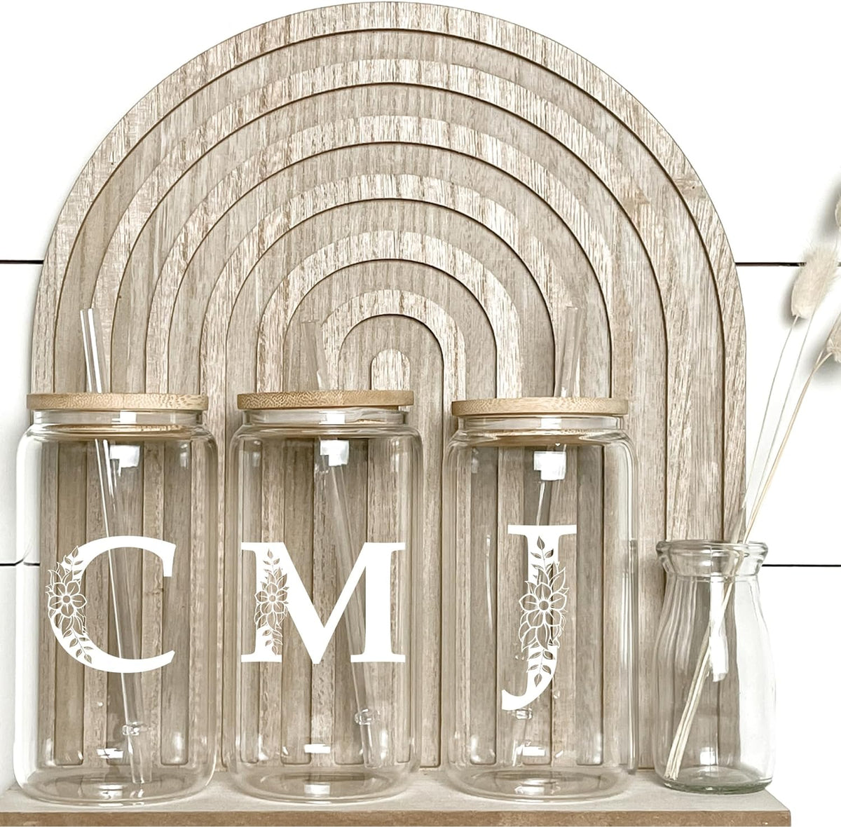 Personalized Gifts for Women, Monogrammed Glass Cups with Lids and Straws, Custom Tumbler, Cute Customized Mug, Aesthetic Stuff, Initial Iced Coffee Cup, Drinking Glasses, Birthday Teacher Gifts, L