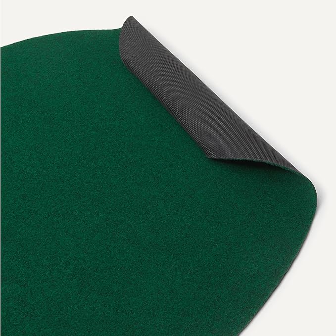 Amazon Basics Golf Putting Green
