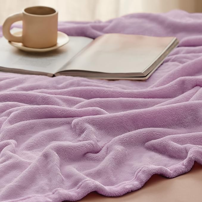 Bedsure Twin XL Fleece Blanket Dorm Bedding - Lightweight Soft Cozy Blankets for Bed, Sofa, Couch, Travel, Camping, Lilac, 66"x90"