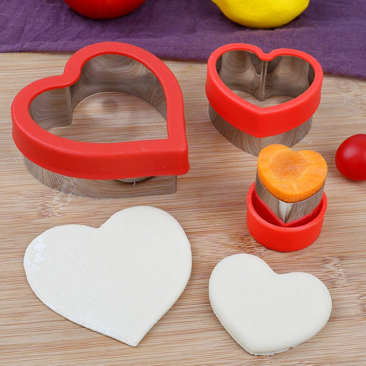 Love Heart Shape Cookie Cutters, Baking Vegetable Shape Cutters, Mini & Medium & Large Shaped Cutters,The Valentine’s Day Cutters with Red Color Biscuit Molds Fondant Cake