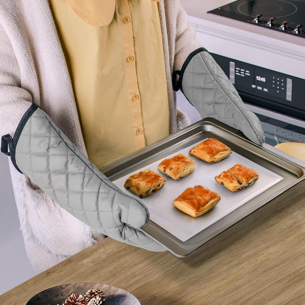 ARCLIBER Oven Mitts 1 Pair of Quilted Terry Cloth Cotton Lining,Extra Long Professional Classic Oven Mitt Heat Resistant Kitchen Oven Gloves,16 Inch