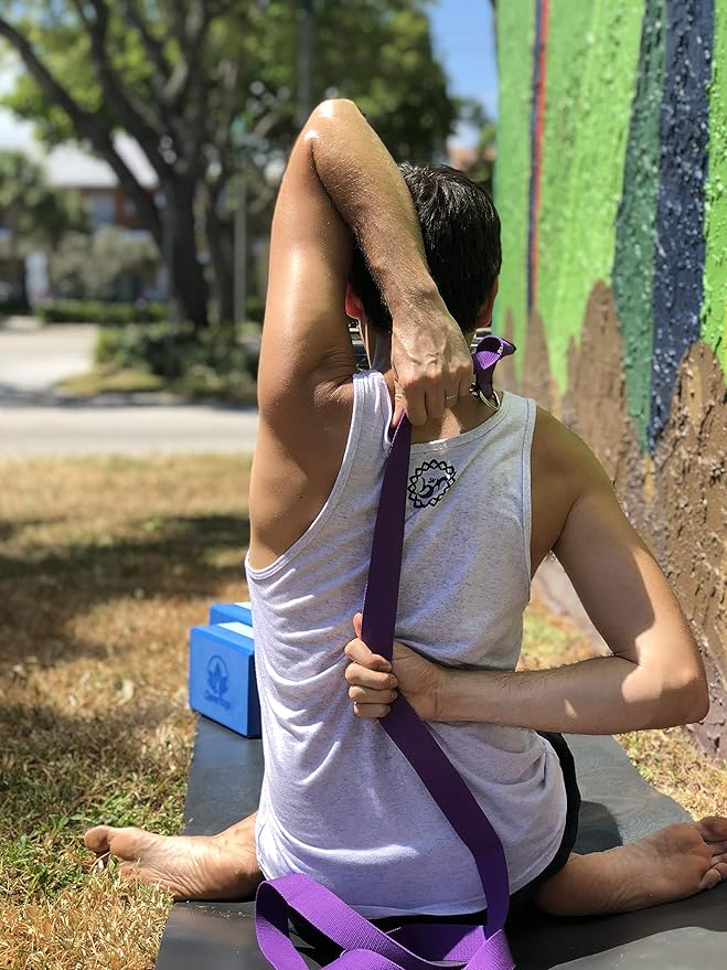 Clever Yoga - 8 ft Yoga Strap for Exercise & Physical Therapy, Leg Stretching Strap Yoga Accessories & Stretching Equipment, Leg Stretcher for Women & Men, Home Workout Essentials