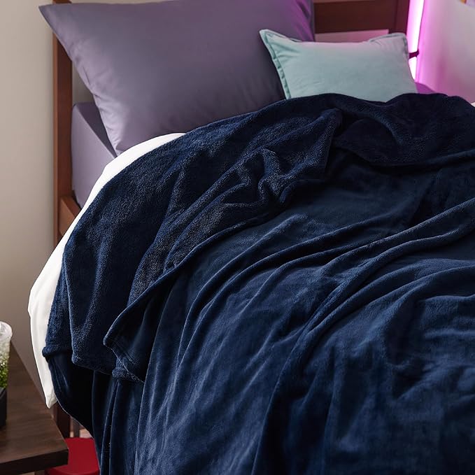 Bedsure Twin XL Fleece Blanket Dorm Bedding - Lightweight Soft Cozy Blankets for Bed, Sofa, Couch, Travel, Camping, Navy, 66"x90"