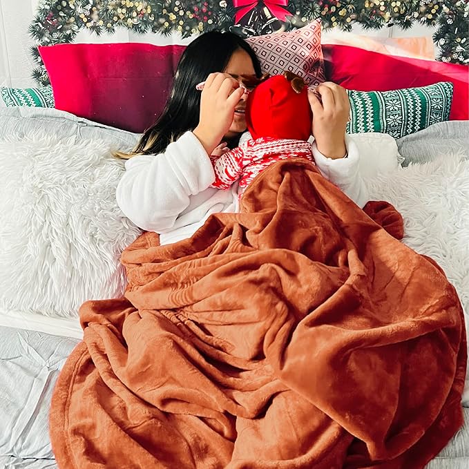 Bedsure Twin XL Fleece Blanket Dorm Bedding - Lightweight Soft Cozy Blankets for Bed, Sofa, Couch, Travel, Camping, Burnt Orange, 66"x90"