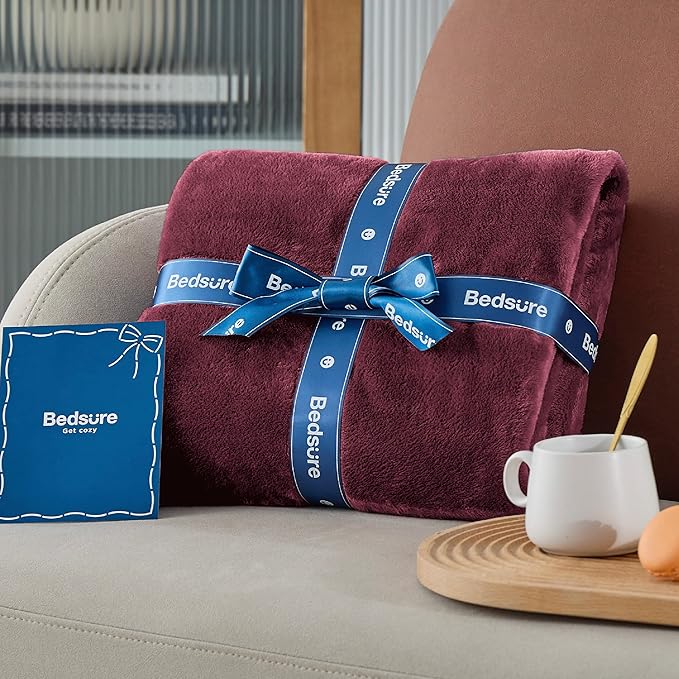 Bedsure Fleece Blanket Twin Size Burgundy - 300GSM Lightweight Plush Fuzzy Cozy Soft Warm Blanket for Bed, Sofa, Couch, Travel, Camping, 60x80 inches