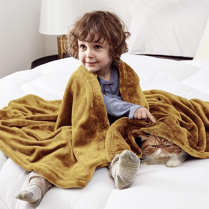 Bedsure Bedding Fleece Blanket for Girls and Boys - Soft Cozy Cute Small Throw Blankets for Travel, 43x55 Inches, Gold
